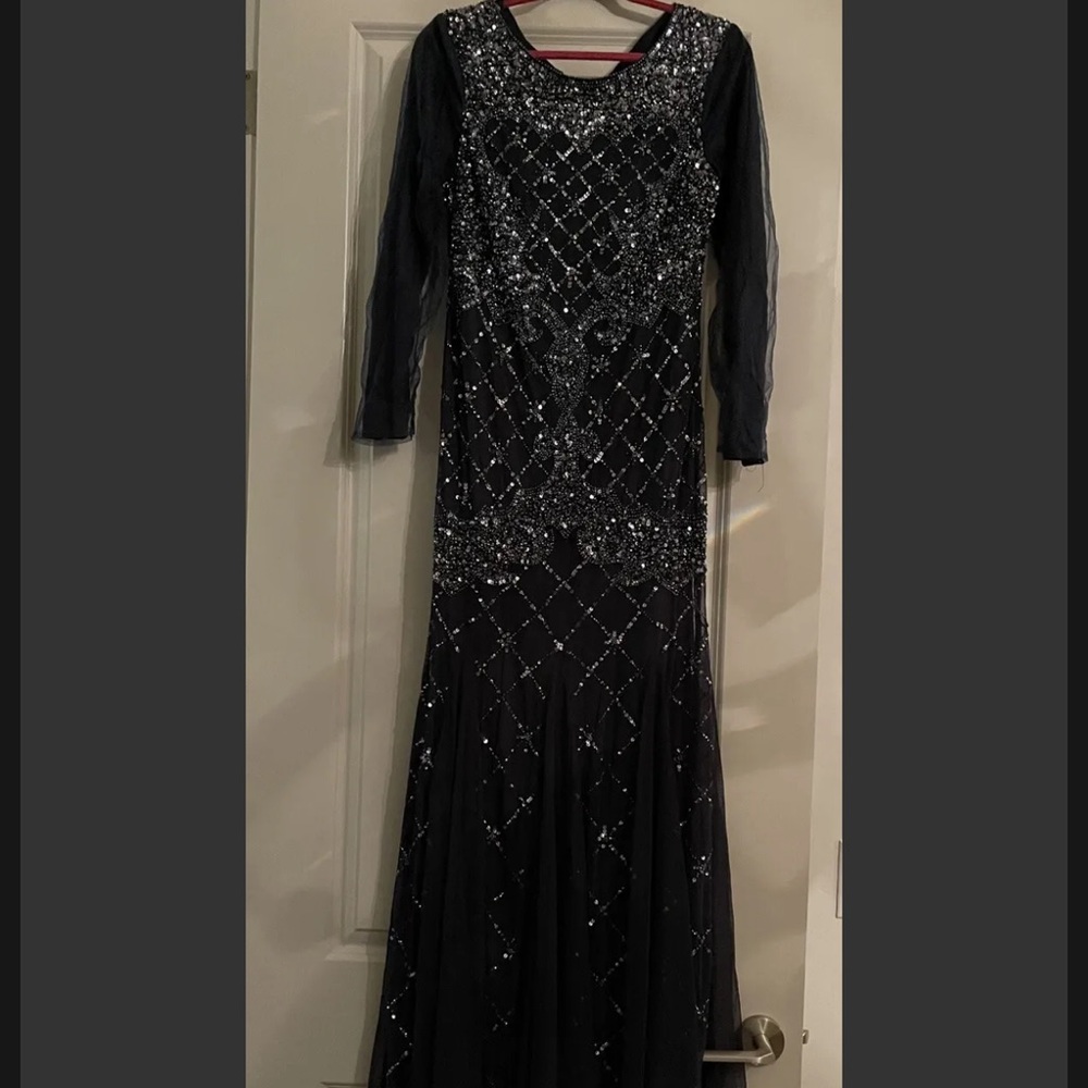 ADRIANNA PAPELL Long Black With Sequins Formal Dress Size 12.